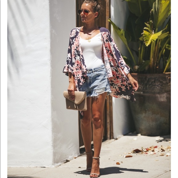 Vici NWT Fair Trade Floral Ruffle Kimono - Picture 2 of 4